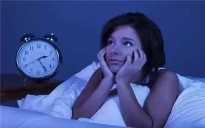 اليكم فوائد الجلوس في الظلام