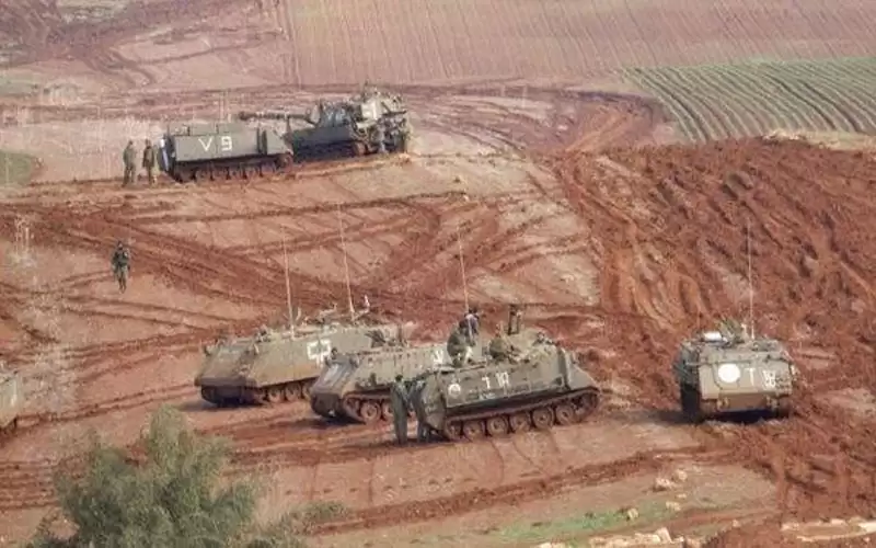 صحيفة عبرية: الإحتلال يدمر حقولا زراعية