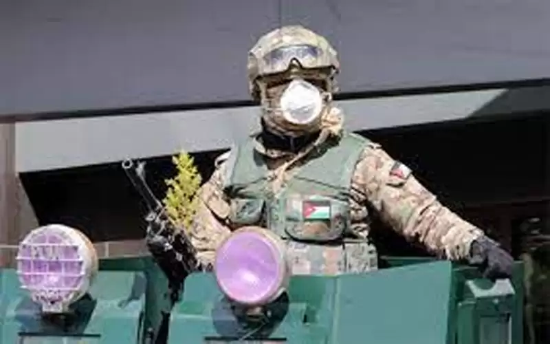 الخصاونة: قانون الدفاع سيبقى حتى ينتهي