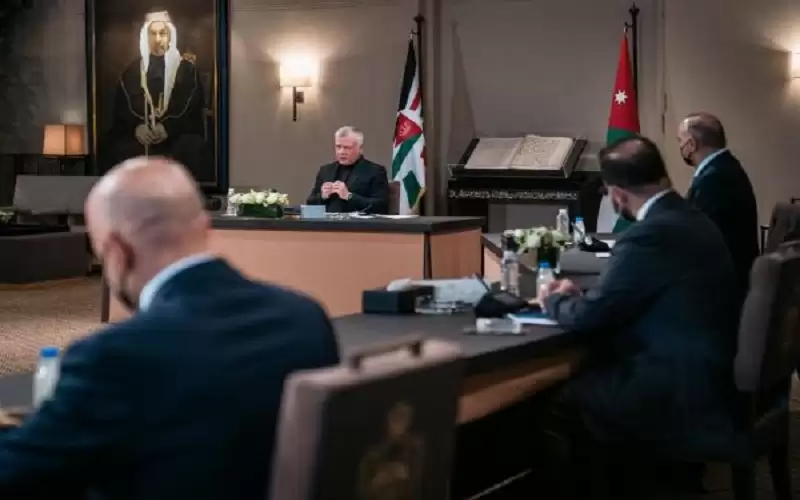 الملك يشيد بدور القطاع التجاري في