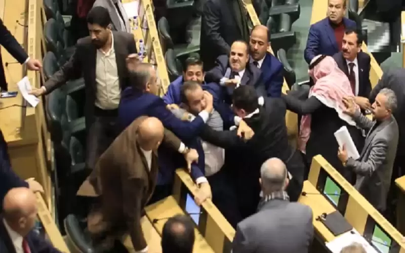 القانونية النيابية: 10 أيام لإصدار قرار