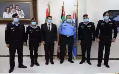 الحواتمة يكرم عددا من مرتبات شرطة