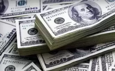 الدولار يتراجع لأدنى مستوى منذ تشرين