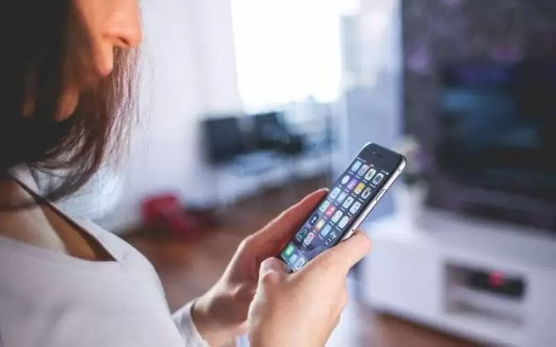 أعطني رقم جوالك.. تحرش يعاقب عليه