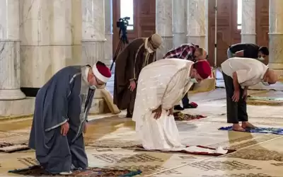 تونس تعلق صلاة الجمعة