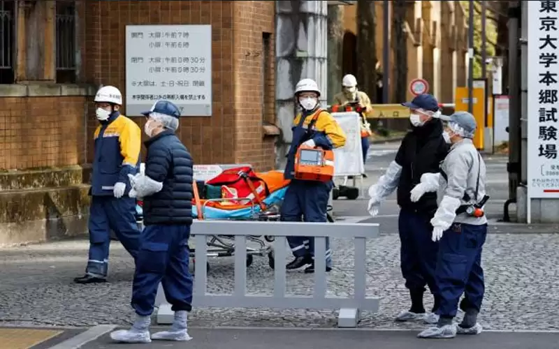 طعن 3 أشخاص بسكين قرب جامعة