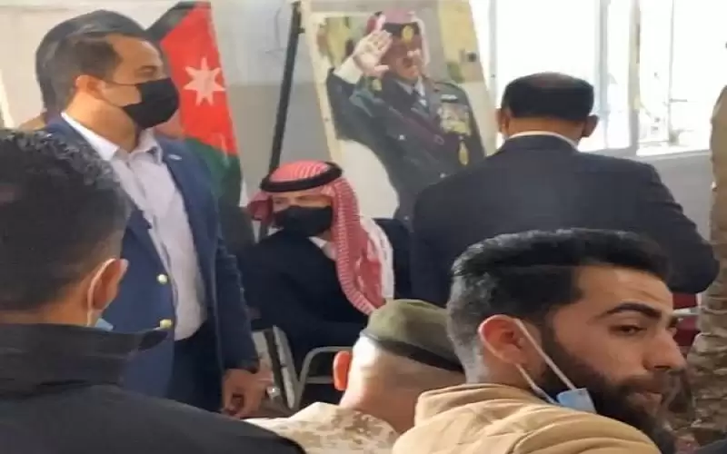 ولي العهد في دارة الخضيرات لتقديم