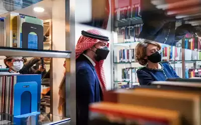 ولي العهد يؤكد على أهمية مواكبة
