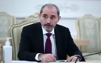وزير الخارجية يجري محادثات مع نظيره