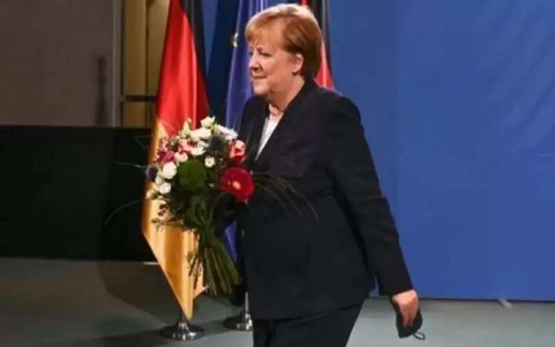 ميركل ترفض الرئاسة الفخرية لحزبها