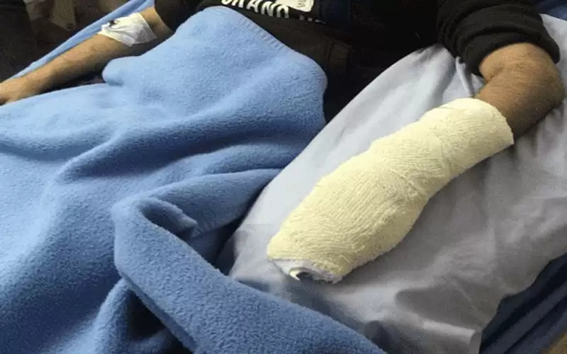 الاعتداء بالضرب على عامل توصيل طلبات