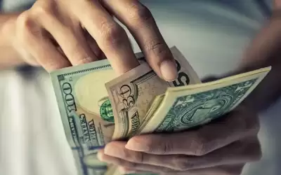 إدارة بايدن ترفع الحد الأدنى لأجور