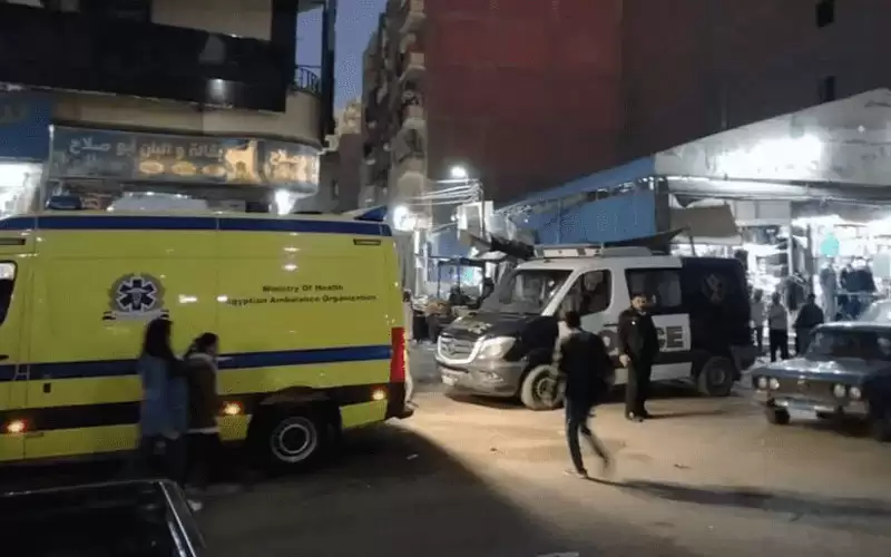 طبيب مصري يذبح طفله ويطعن زوجته