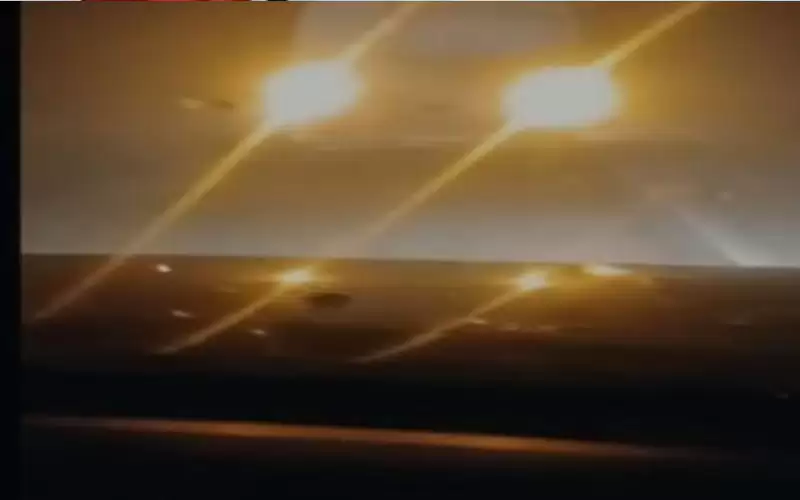 الاشغال: ازالة العوائق امام حافلة علقت