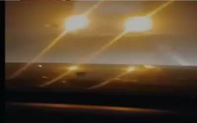 الاشغال: ازالة العوائق امام حافلة علقت
