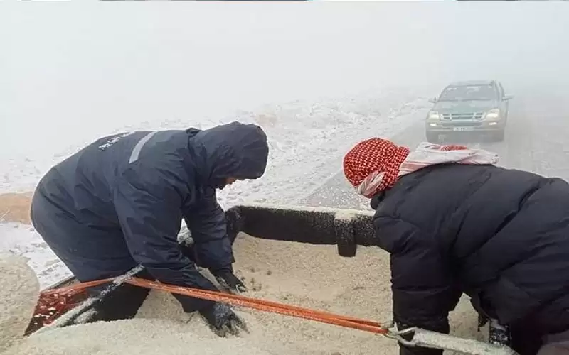 سلطة البترا تنشر الملح