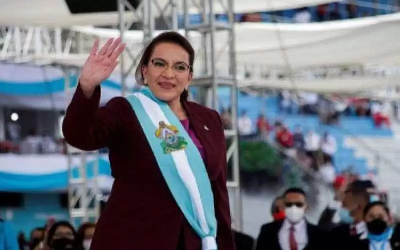 هندوراس تنصب كاسترو رئيسة لها