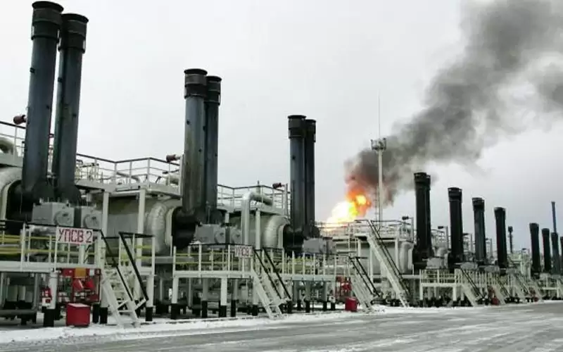 توقعات بوصول برميل النفط إلى 100