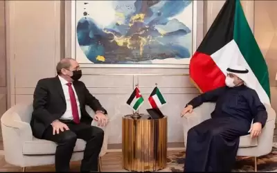 وزير الخارجية يلتقي نظيره الكويتي على