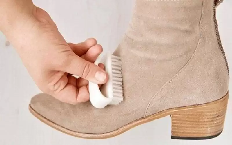 إزالة الرائحة الكريهة من الحذاء الشتوي