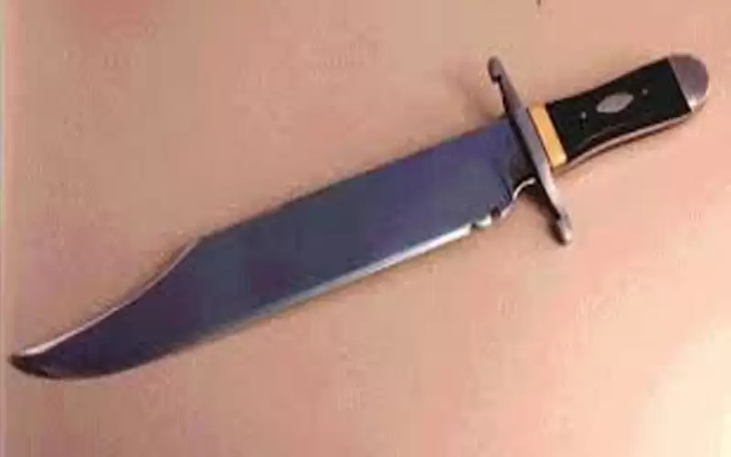 اعتداء بأداة حادة على رافض دفع