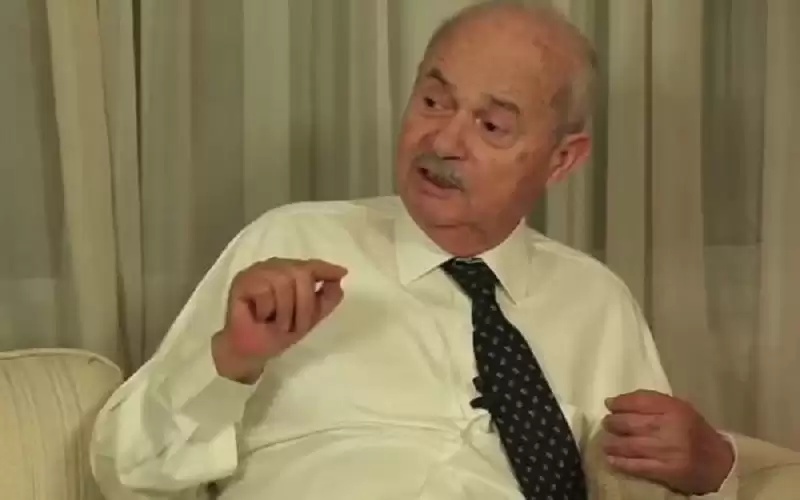 رئيس الوزراء ينعى الوزير الأسبق عدنان