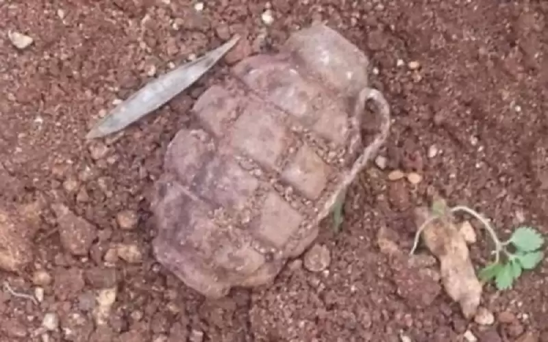 إصابة طفل بانفجار قنبلة قديمة في