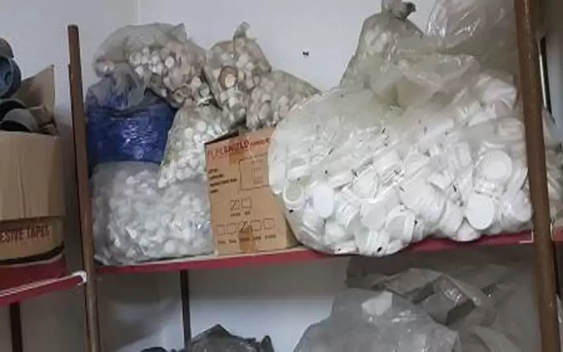 ضبط مواد غذائية ومستحضرات تجميل منتهية