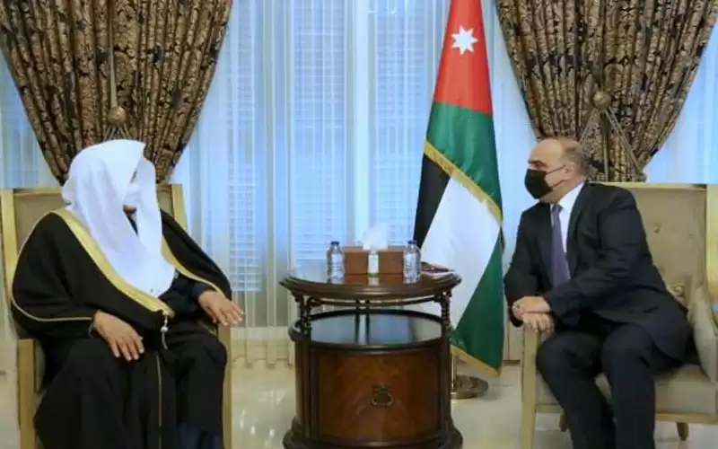 الخصاونة: مشروع (نيوم) يخدم الواقع الاقتصادي