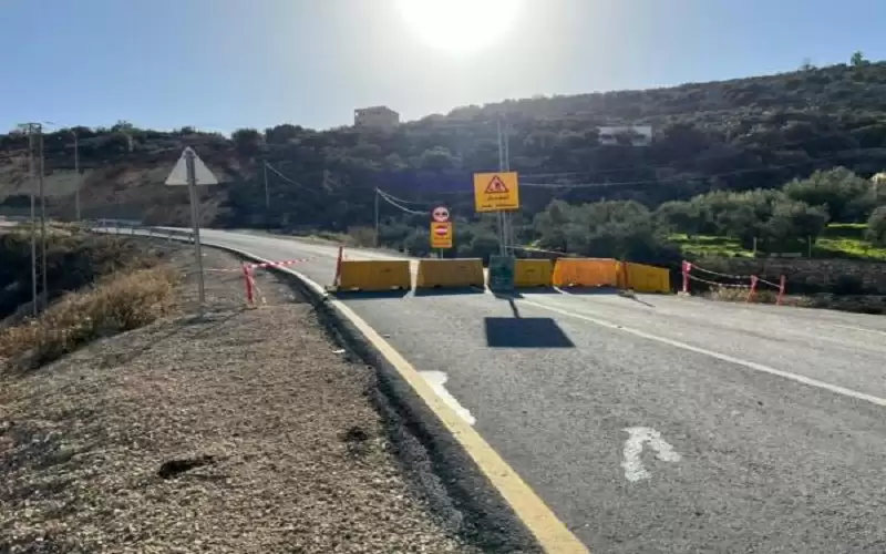 الاشغال: العمل جار على إزالة صخرة