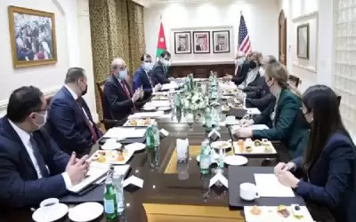 الصفدي ومساعدة وزير الخارجية الامريكي يبحثان