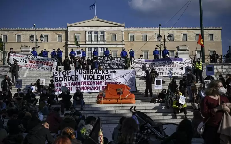 المئات يتظاهرون في أثينا ضد إبعاد