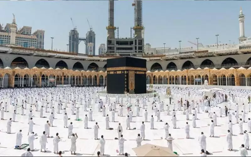 اشتراط إجراء فحص كورونا لأداء العمرة