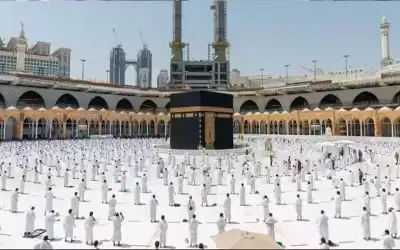 اشتراط إجراء فحص كورونا لأداء العمرة