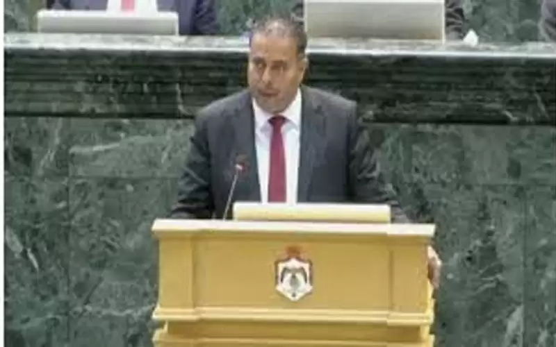 الفايز للخصاونة: فئوية ومناطقية بالوظائف العليا