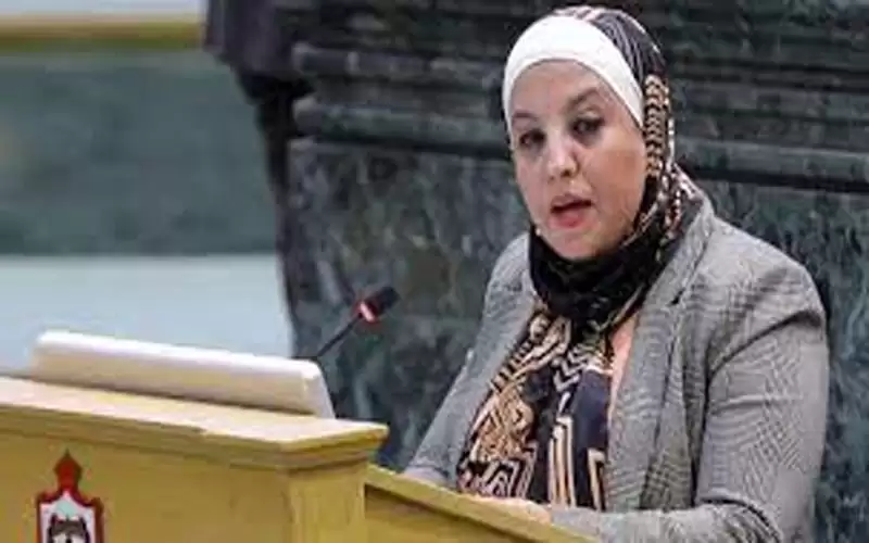 الجبور: الحكومة استمرت بالتوظيف من تحت