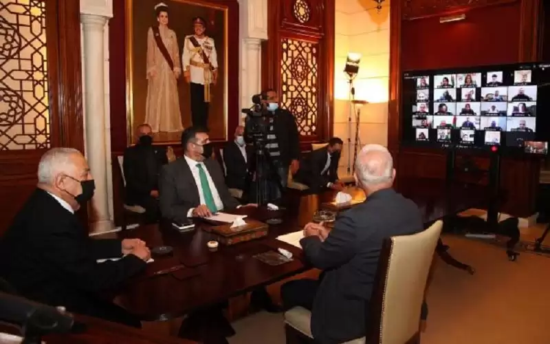 العيسوي يسلم الدعم الملكي إلى 391