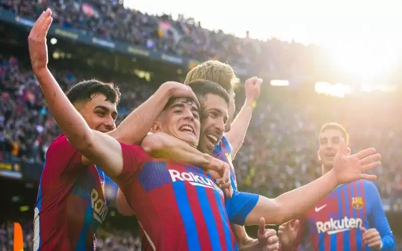 برشلونة يغرد (هلا بالخميس) .. فما