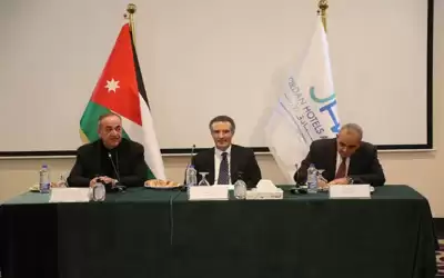 مطالب بإلغاء فحص كورونا في المطارات