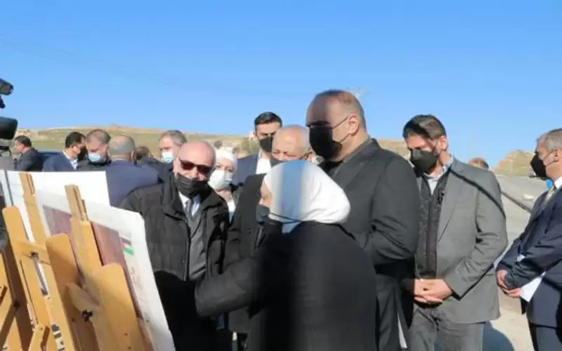 الخصاونة يوعز بتوفير التمويل لبدء المرحلة