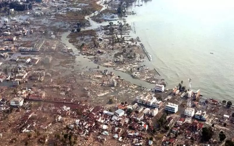 مصرع 11 شخصا جرفتهم الأمواج في