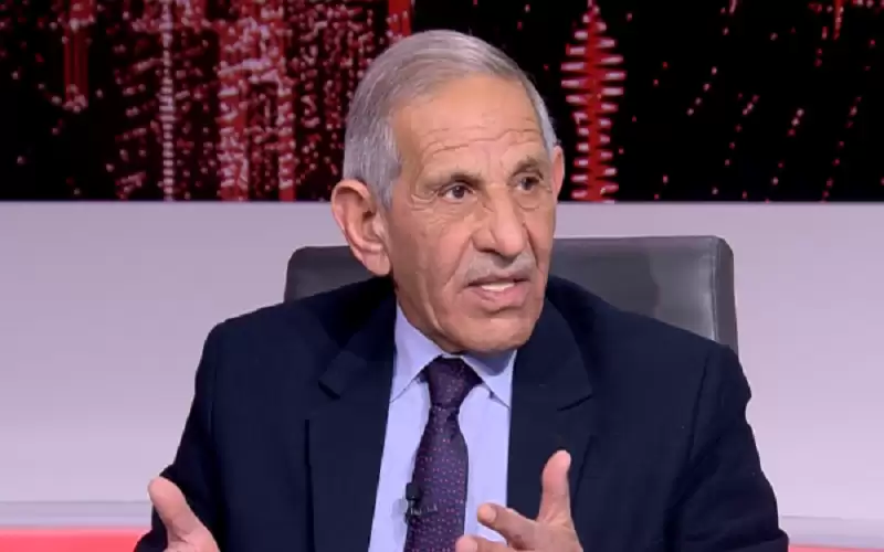 الخرابشة يستهجن استمرار فحوصات كورونا في