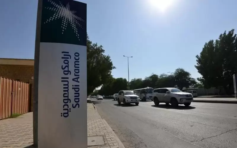 السعودية تنقل 4% من أسهم أرامكو