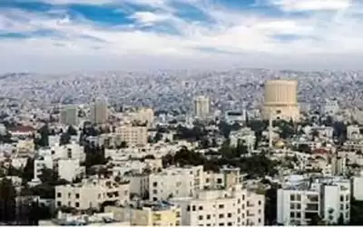 طقس بارد وغائم