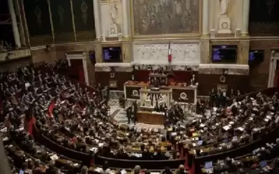 فرنسا تقر قانونالاعتذار من جزائريين قاتلوا