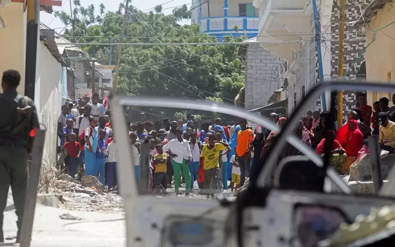 إطلاق نار وانفجارات تهز العاصمة الصومالية