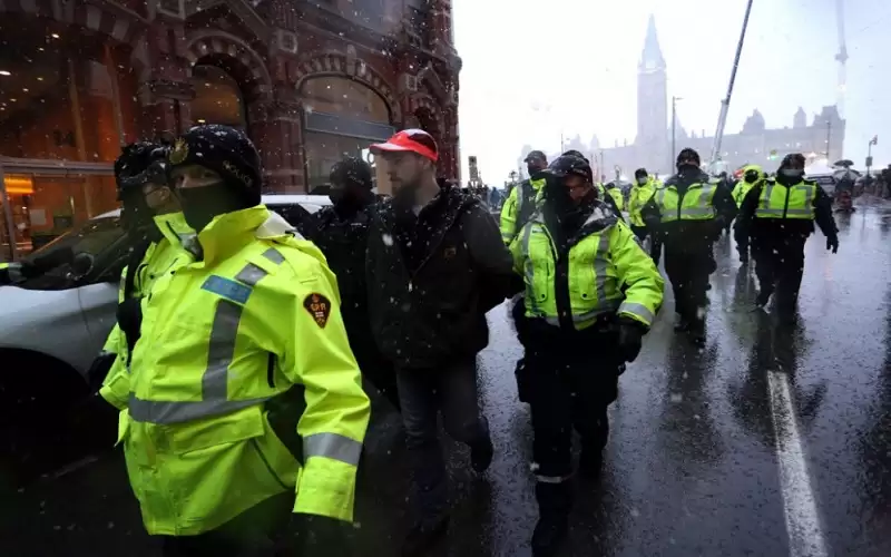 اعتقال اثنين من قادة الاحتجاجات المناهضة