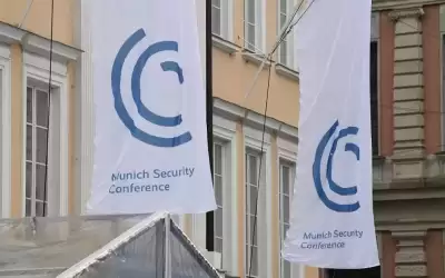 وزير الخارجية يلتقي مسؤولين عرب ودوليين