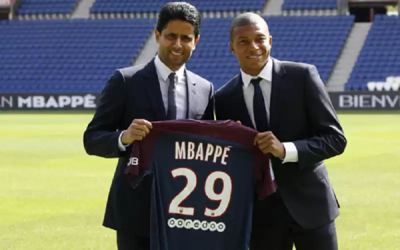 باريس سان جيرمان يقدم لمبابي أغلى