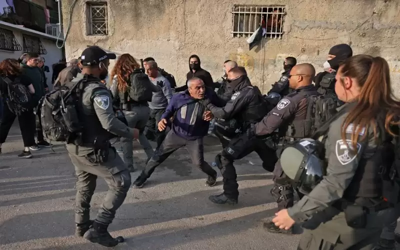 قوات الاحتلال الإسرائيلي تعتدي على مسيرة